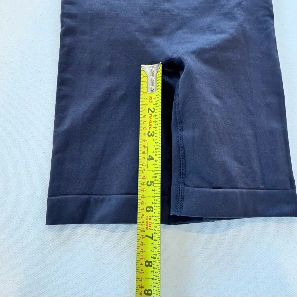 NWOT SKIMS Sz M Black High Waisted Tummy Control Shapewear Mid Thigh Shorts